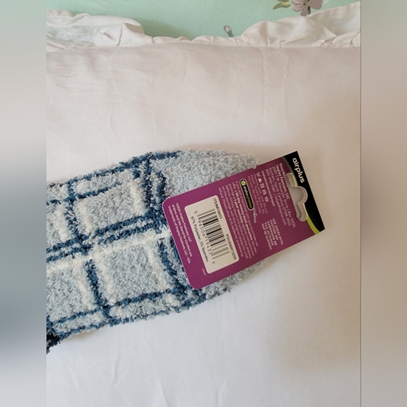 Airplus Aloe Infused Plaid Socks - Picture 4 of 5